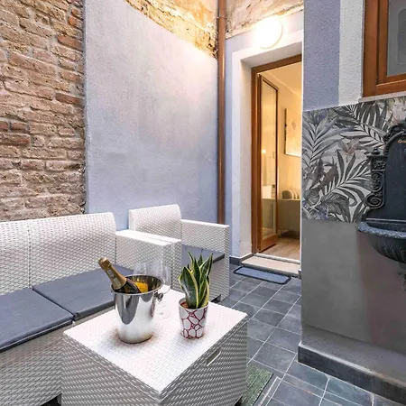 Apartament Ca'amelia - Canal View Near Biennale Flat *
