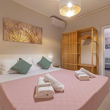 Ca'amelia - Canal View Near Biennale Flat * Венеция