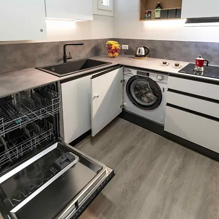 Ca'amelia - Canal View Near Biennale Flat Апартаменты Венеция