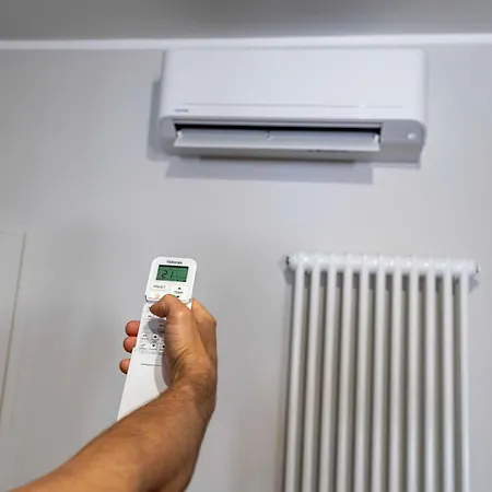 Ca'amelia - Canal View Near Biennale Flat