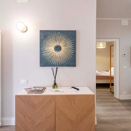 Ca'amelia - Canal View Near Biennale Flat Венеция