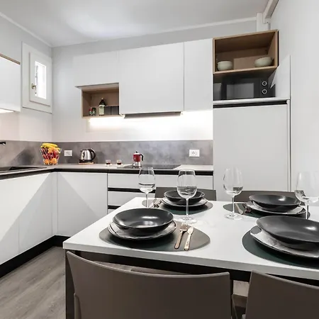 Ca'amelia - Canal View Near Biennale Flat