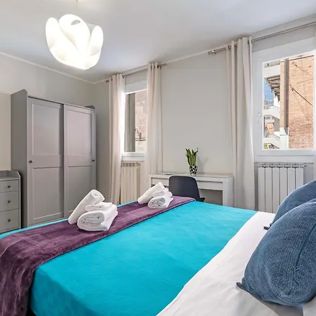 Ca'amelia - Canal View Near Biennale Flat Венеция