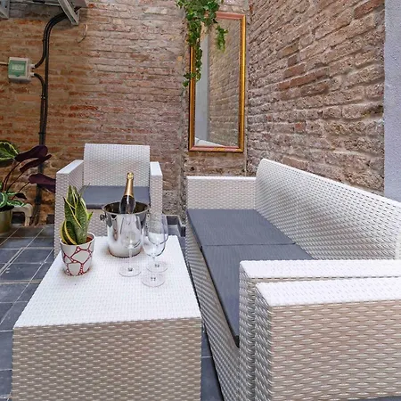 Ca'amelia - Canal View Near Biennale Flat Апартаменты Венеция